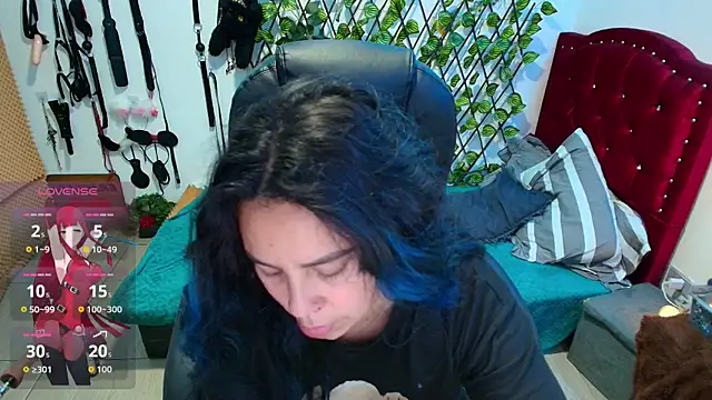 Snapshot of elektra_32 chatting on 1, 11, 2025 elektra 32 online show from 1, 11, 2025