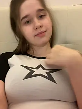 Snapshot of HornyGirlH chatting on 1, 2, 2025 HornyGirlH online show from 1, 2, 2025