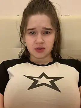 Snapshot of HornyGirlH chatting on 10, 2, 2025 HornyGirlH online show from 10, 2, 2025