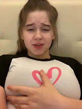 Snapshot of HornyGirlH chatting on 15, 2, 2025 HornyGirlH online show from 15, 2, 2025