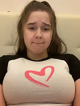 Snapshot of HornyGirlH chatting on 19, 2, 2025 HornyGirlH online show from 19, 2, 2025