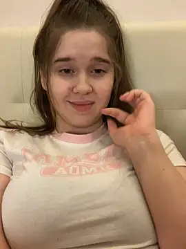 Snapshot of HornyGirlH chatting on 6, 3, 2025 HornyGirlH online show from 6, 3, 2025