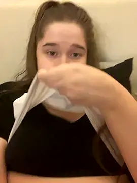 Snapshot of HornyGirlH chatting on 10, 9, 2025 HornyGirlH online show from 10, 9, 2025