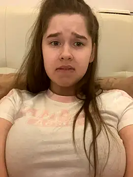 Snapshot of HornyGirlH chatting on 3, 10, 2025 HornyGirlH online show from 3, 10, 2025