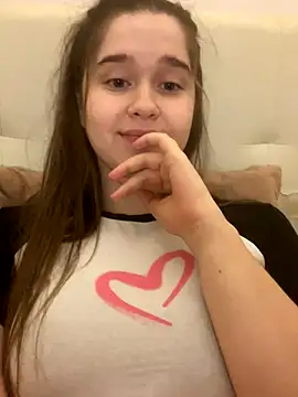 Snapshot of HornyGirlH chatting on 21, 10, 2025 HornyGirlH online show from 21, 10, 2025