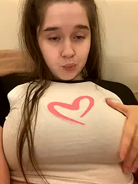 Snapshot of HornyGirlH chatting on 23, 10, 2025 HornyGirlH online show from 23, 10, 2025