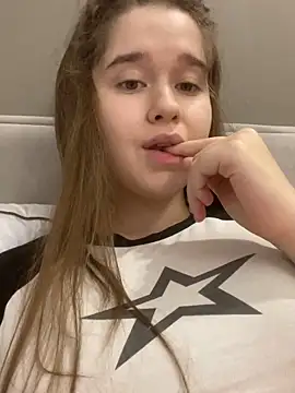 Snapshot of HornyGirlH chatting on 24, 11, 2025 HornyGirlH online show from 24, 11, 2025