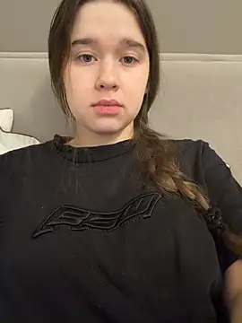 HornyGirlH online show from 4, 2, 2026