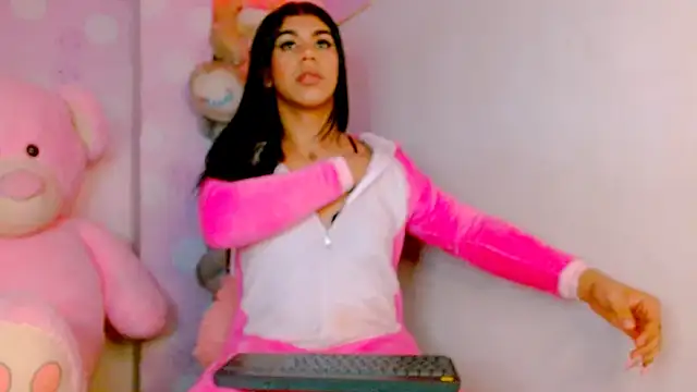 Snapshot of veronica_villalba chatting on 17, 12, 2024 veronica villalba online show from 17, 12, 2024