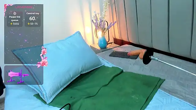 Snapshot of moxa_hot chatting on 14, 11, 2025 moxa hot online show from 14, 11, 2025