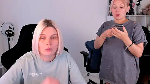 hotblonds online show from 17, 11, 2025