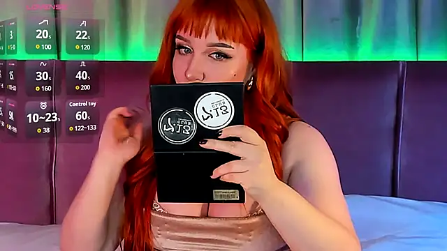 Snapshot of RoseRoxy chatting on 12, 10, 2025 RoseRoxy online show from 12, 10, 2025