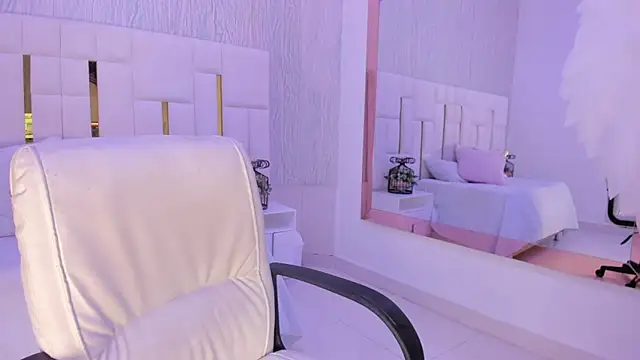 Snapshot of Meghan_stonne_ chatting on 25, 10, 2025 Meghan stonne online show from 25, 10, 2025