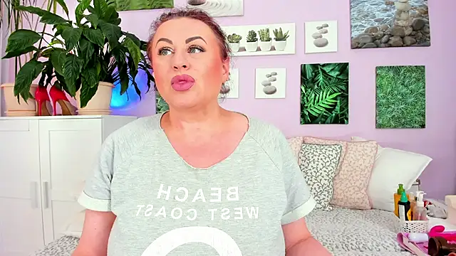 BigTittyGoddess online show from 28, 9, 2025