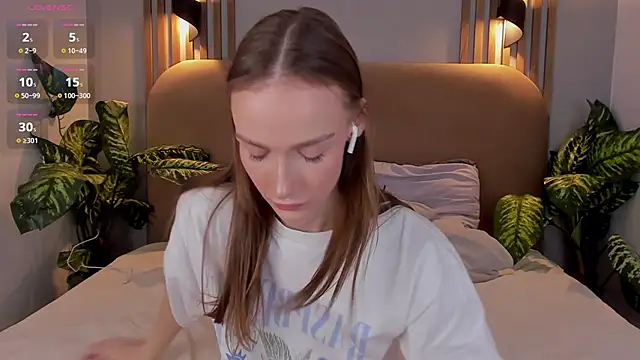 Kira Quinn online show from 11, 11, 2025