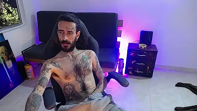 Snapshot of harry_reems1 chatting on 15, 12, 2025 harry reems1 online show from 15, 12, 2025