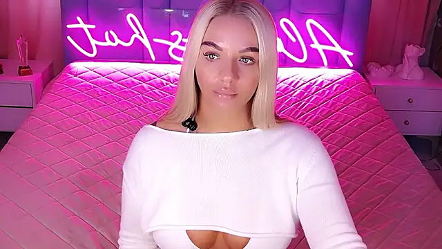 AllwaysHotJ online show from 3, 2, 2026