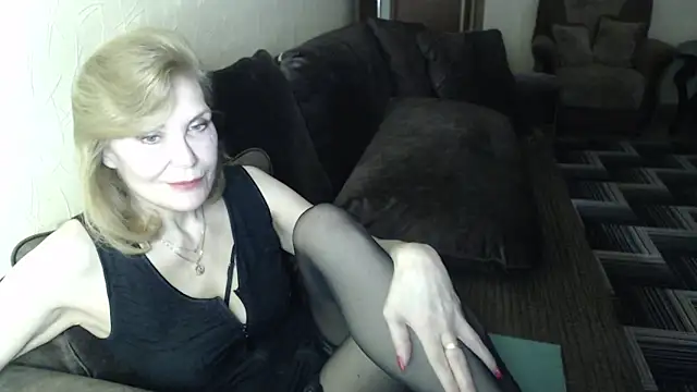 Snapshot of Sexy_Irene chatting on 28, 4, 2026 Sexy Irene online show from 28, 4, 2026