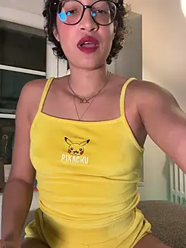 Snapshot of Lauyako chatting on 5, 3, 2025 Lauyako online show from 5, 3, 2025