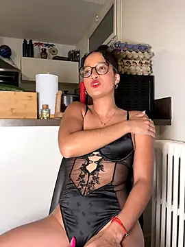 Snapshot of Lauyako chatting on 14, 9, 2025 Lauyako online show from 14, 9, 2025