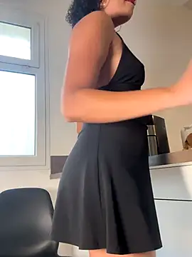 Snapshot of Lauyako chatting on 4, 10, 2025 Lauyako online show from 4, 10, 2025