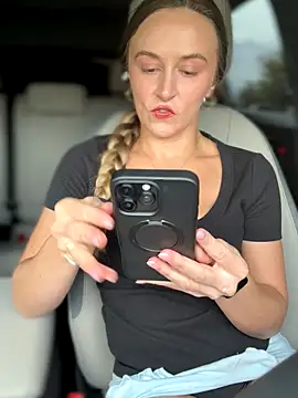 lunagirl13 online show from 12, 9, 2025