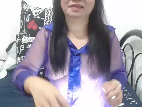 stacie iris online show from 19, 11, 2025