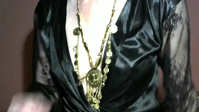 Snapshot of PrettyAndWild chatting on 5, 10, 2025 PrettyAndWild online show from 5, 10, 2025