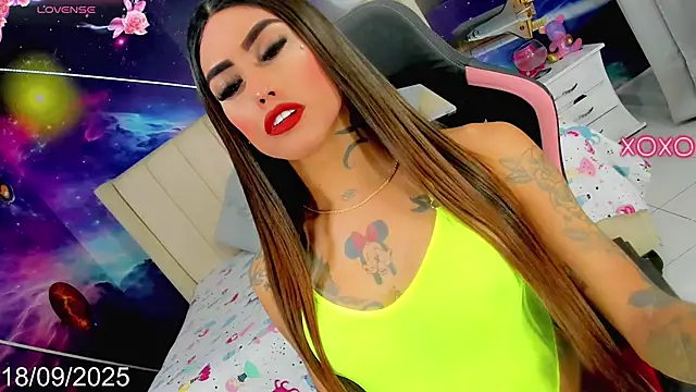 Snapshot of Nella_Dolls chatting on 18, 9, 2025 Nella Dolls online show from 18, 9, 2025