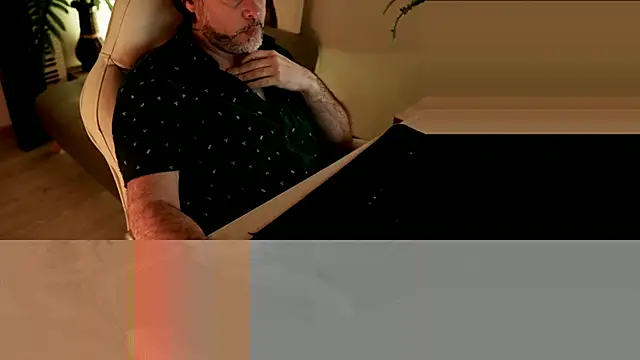 Snapshot of Sanders_White chatting on 12, 12, 2024 Sanders White online show from 12, 12, 2024