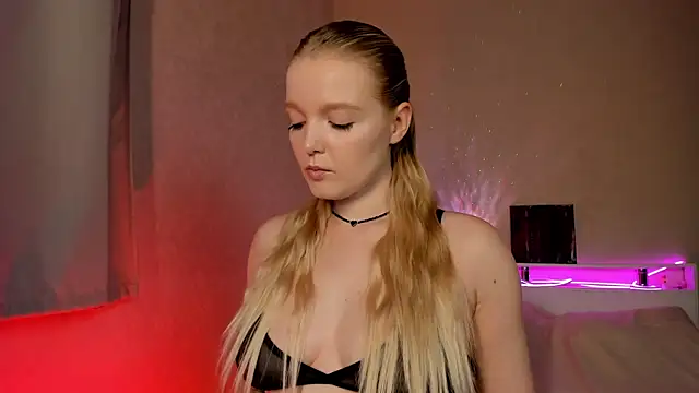 Snapshot of Ssweet_annie chatting on 6, 11, 2025 Ssweet annie online show from 6, 11, 2025