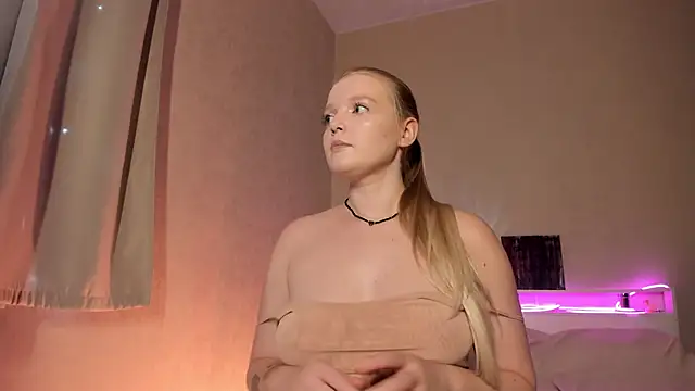 Snapshot of Ssweet_annie chatting on 14, 11, 2025 Ssweet annie online show from 14, 11, 2025