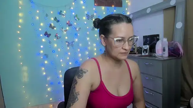 Britney taylor  online show from 22, 2, 2025