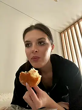 little belucci online show from 5, 11, 2025