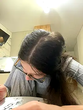 little belucci online show from 29, 11, 2025