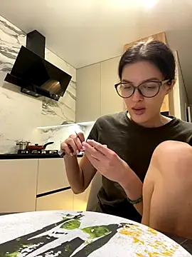 little belucci online show from 1, 12, 2025