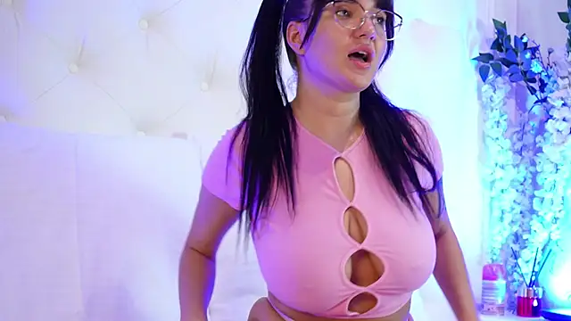 Snapshot of NadiaKeyss chatting on 30, 6, 2026 NadiaKeyss online show from 30, 6, 2026