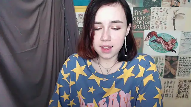 Snapshot of VeryVeryVeryShy_ chatting on 4, 2, 2025 VeryVeryVeryShy online show from 4, 2, 2025