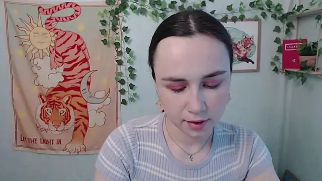 Snapshot of VeryVeryVeryShy_ chatting on 4, 6, 2026 VeryVeryVeryShy online show from 4, 6, 2026