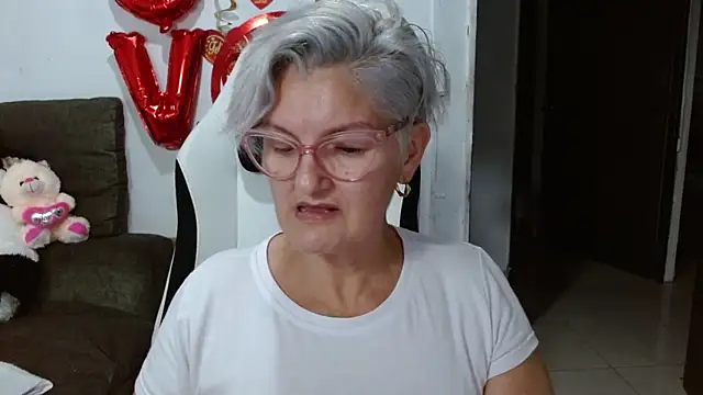 bety-cum2 online show from 17, 2, 2026