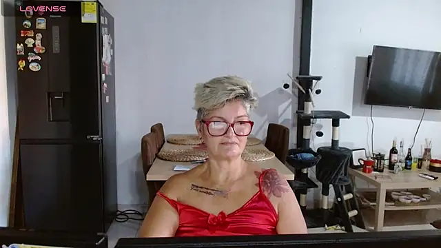 Snapshot of bety-cum2 chatting on 16, 6, 2026 bety-cum2 online show from 16, 6, 2026