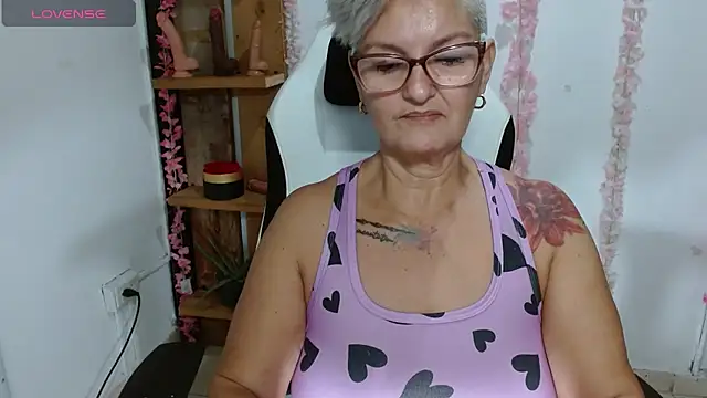 Snapshot of bety-cum2 chatting on 15, 7, 2026 bety-cum2 online show from 15, 7, 2026