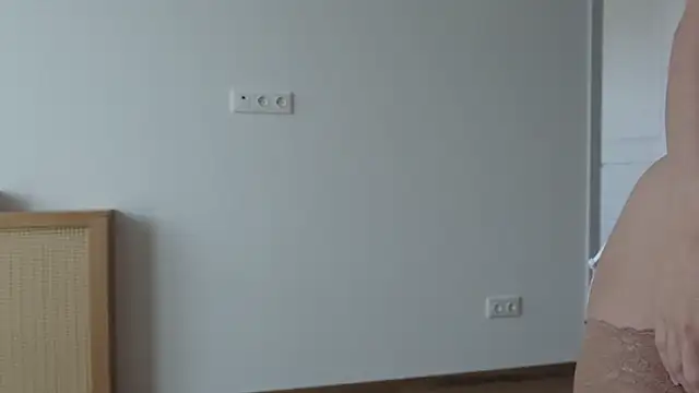 hee jeen online show from 10, 9, 2025