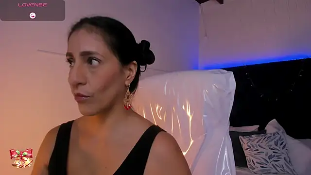 Snapshot of lauren_fit chatting on 2, 2, 2025 lauren fit online show from 2, 2, 2025