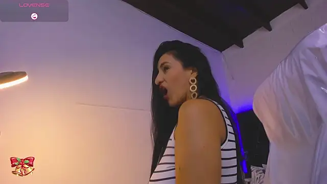 Snapshot of lauren_fit chatting on 21, 3, 2025 lauren fit online show from 21, 3, 2025