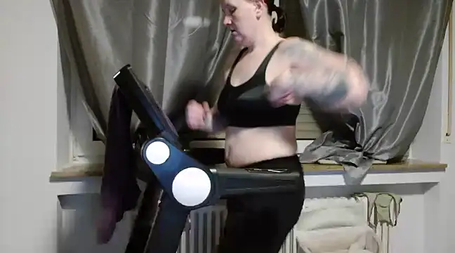 Snapshot of wetgerman_2 chatting on 3, 2, 2025 wetgerman 2 online show from 3, 2, 2025