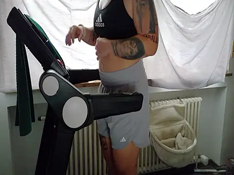 Snapshot of wetgerman_2 chatting on 5, 10, 2025 wetgerman 2 online show from 5, 10, 2025
