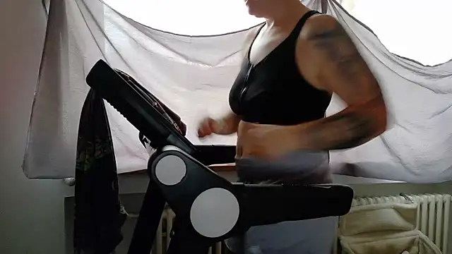 Snapshot of wetgerman_2 chatting on 28, 10, 2025 wetgerman 2 online show from 28, 10, 2025