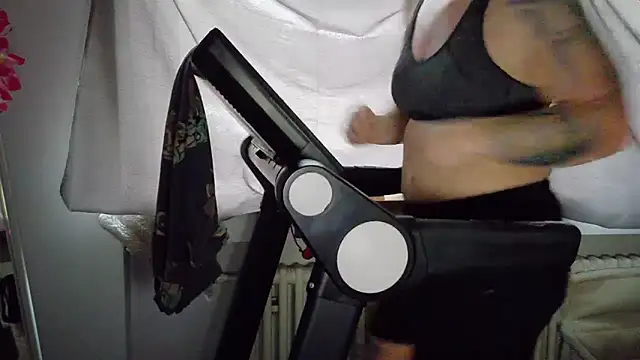 Snapshot of wetgerman_2 chatting on 3, 11, 2025 wetgerman 2 online show from 3, 11, 2025