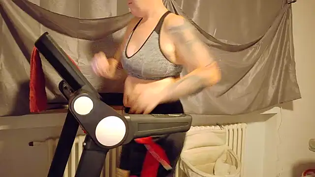 Snapshot of wetgerman_2 chatting on 3, 11, 2025 wetgerman 2 online show from 3, 11, 2025